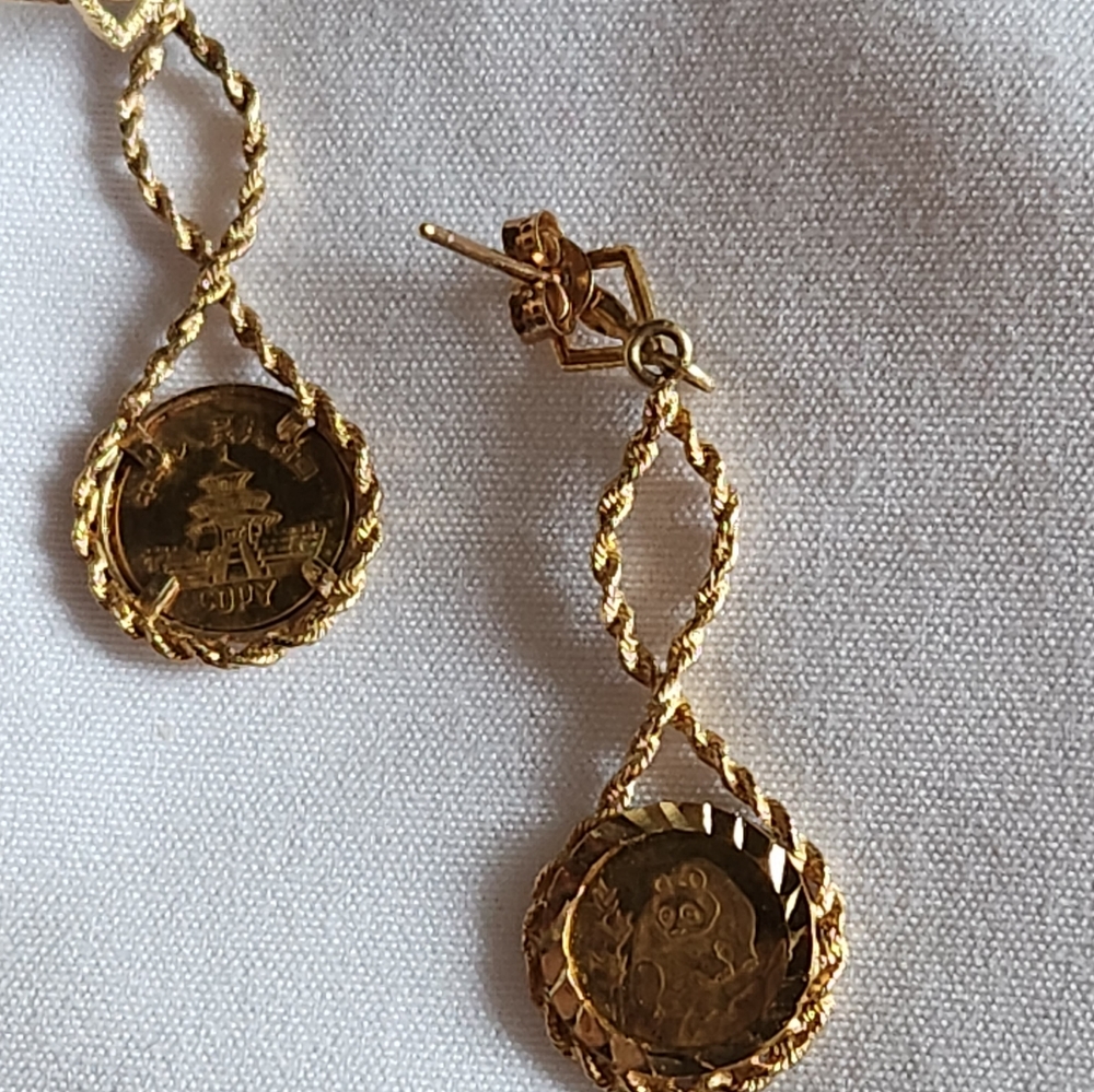14 kt. Gold coin earrings